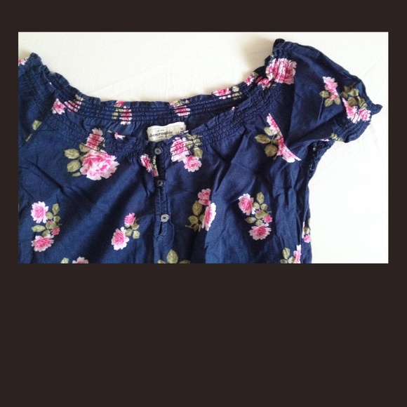 Abercrombie Kids flowery top. Size M. - Picture 2 of 4